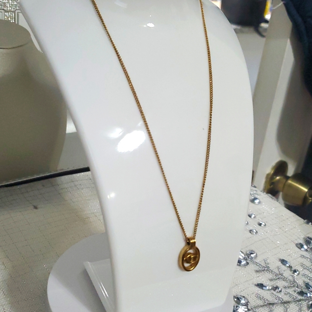 🇨🇵Christian Dior Logo Pendant Gold Pladed Necklace - Picture 4 of 15